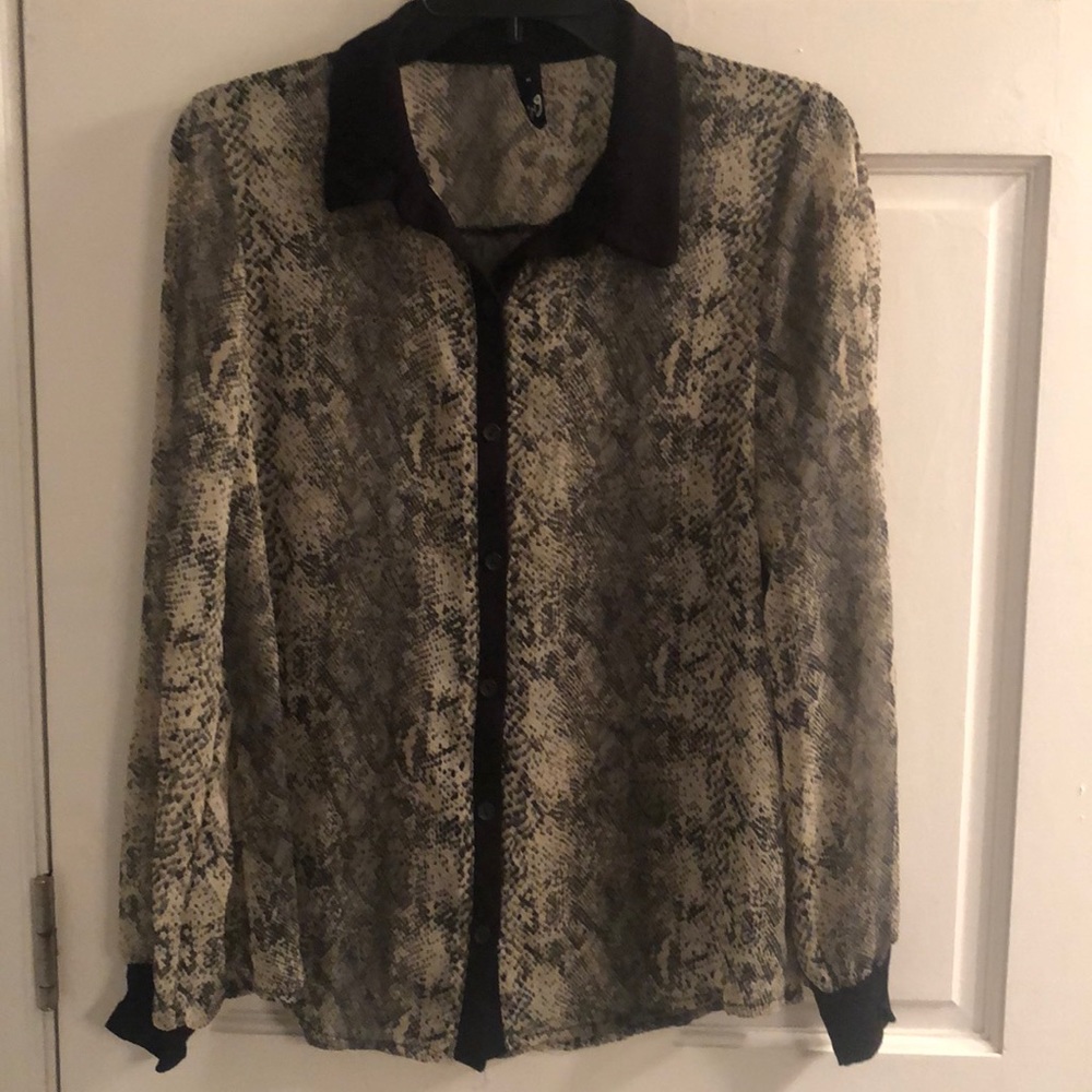 Black cream medium button up shirt snake print